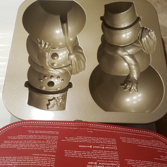 WILLIAMS SONOMA BY NORDIC WARE SNOWMAN CAKE PAN - Picture 4 of 5